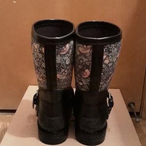 Size 7 usa uggs black rainboots